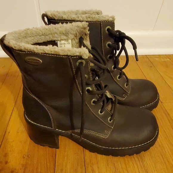 skechers 90s square toe leather shoe